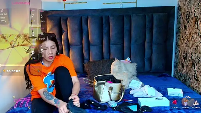 Snapshot of Abril_Fox__ chatting on 11, 6, 2026 Abril Fox online show from 11, 6, 2026