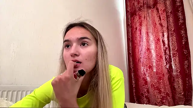 ReathaKiss online show from 28, 6, 2026