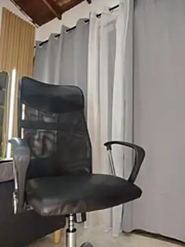 Snapshot of Oliver_bigblack_cock chatting on 11, 5, 2026 Oliver bigblack cock online show from 11, 5, 2026