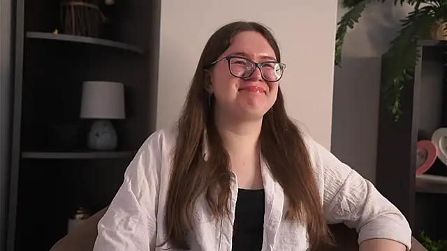 LinseyBellisario online show from 15, 3, 2026