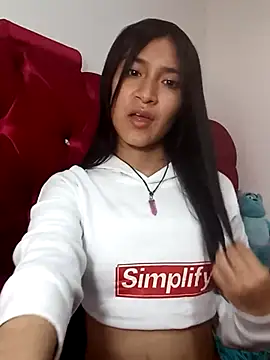 Snapshot of KarolaMendez chatting on 8, 4, 2026 KarolaMendez online show from 8, 4, 2026