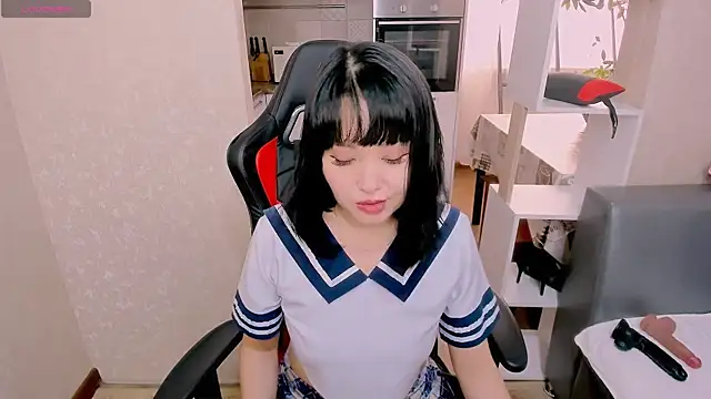 Snapshot of Akiko_Yun chatting on 14, 10, 2025 Akiko Yun online show from 14, 10, 2025