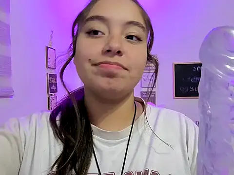 cherry valeria online show from 15, 5, 2026