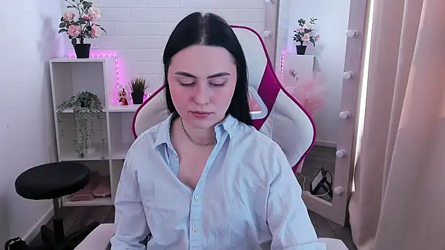 NoraLumi online show from 24, 4, 2026