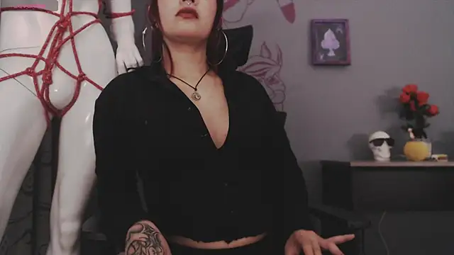 Snapshot of Regina_Iris chatting on 8, 4, 2026 Regina Iris online show from 8, 4, 2026