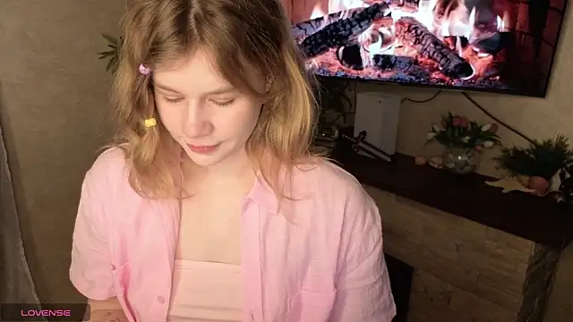Snapshot of AureliaAngel chatting on 29, 5, 2026 AureliaAngel online show from 29, 5, 2026