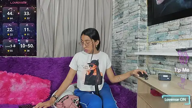Snapshot of NoahAndBunny chatting on 2, 6, 2026 NoahAndBunny online show from 2, 6, 2026