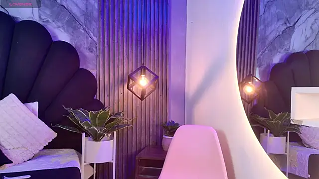  charlotte quee  online show from 27, 4, 2026