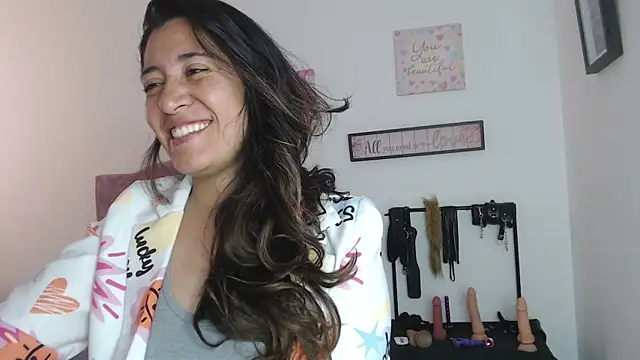Snapshot of violeta_scott chatting on 16, 6, 2026 violeta scott online show from 16, 6, 2026