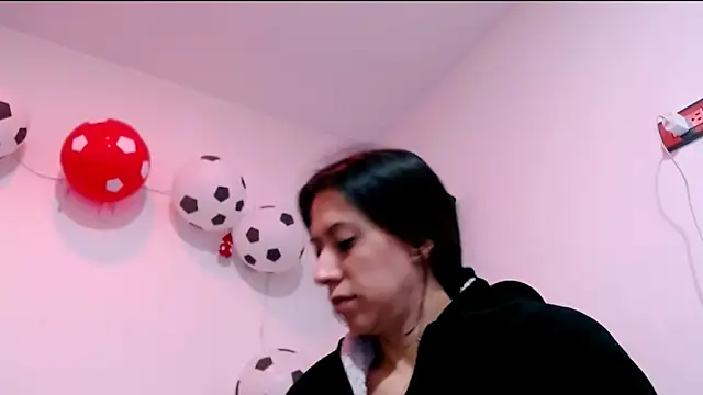 Snapshot of ItsAmara chatting on 15, 7, 2026 ItsAmara online show from 15, 7, 2026