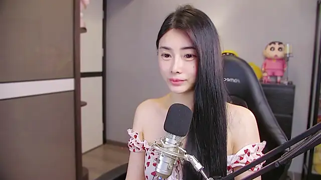 Snapshot of XiaoYuBao- chatting on 13, 4, 2026 XiaoYuBao- online show from 13, 4, 2026