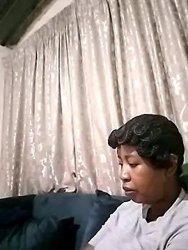 Snapshot of Prettylicou chatting on 17, 5, 2026 Prettylicou online show from 17, 5, 2026