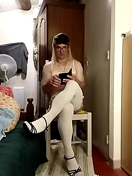 stephie83 online show from 18, 4, 2026