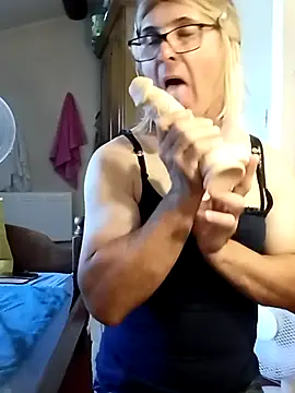 Snapshot of stephie83 chatting on 7, 7, 2026 stephie83 online show from 7, 7, 2026