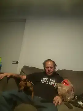 Snapshot of yourMasterisBored chatting on 23, 5, 2026 yourMasterisBored online show from 23, 5, 2026