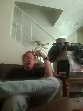 Snapshot of yourMasterisBored chatting on 4, 6, 2026 yourMasterisBored online show from 4, 6, 2026