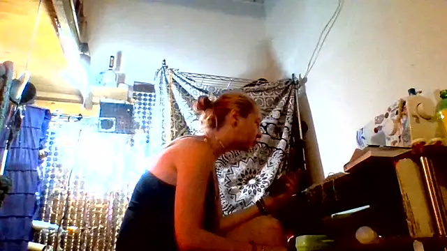 Snapshot of Ambionce chatting on 3, 8, 2026 Ambionce online show from 3, 8, 2026