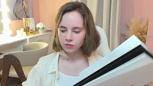 CrystaLeah online show from 17, 3, 2026