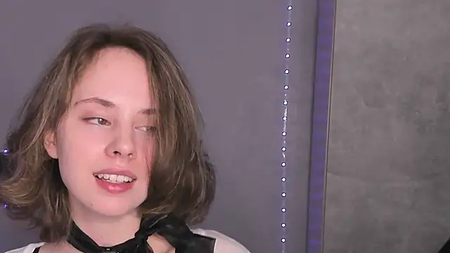 CrystaLeah online show from 21, 3, 2026