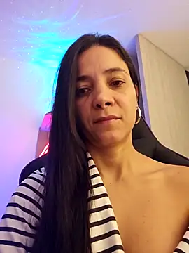 Snapshot of miaeyex chatting on 1, 5, 2026 miaeyex online show from 1, 5, 2026