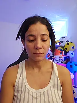 Snapshot of miaeyex chatting on 13, 6, 2026 miaeyex online show from 13, 6, 2026