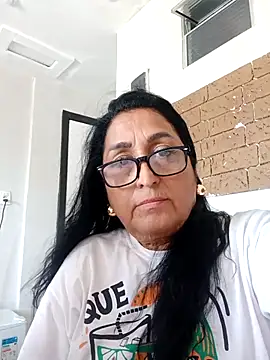 Snapshot of ianaellem chatting on 2, 4, 2026 ianaellem online show from 2, 4, 2026