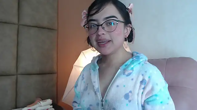 Snapshot of Mini_Rouse chatting on 4, 8, 2026 Mini Rouse online show from 4, 8, 2026