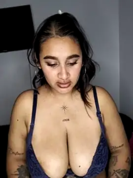 Snapshot of Mia_skyy18 chatting on 9, 4, 2026 Mia skyy18 online show from 9, 4, 2026
