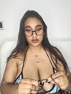 Snapshot of Mia_skyy18 chatting on 10, 4, 2026 Mia skyy18 online show from 10, 4, 2026