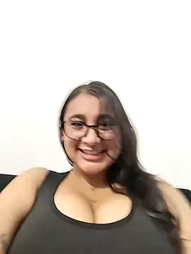 Snapshot of Mia_skyy18 chatting on 16, 4, 2026 Mia skyy18 online show from 16, 4, 2026