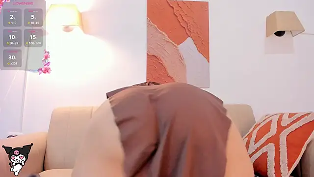 Snapshot of Aminaa_Kaarim chatting on 6, 6, 2026 Aminaa Kaarim online show from 6, 6, 2026