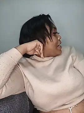 Snapshot of BeverlyQueen15 chatting on 30, 5, 2026 BeverlyQueen15 online show from 30, 5, 2026
