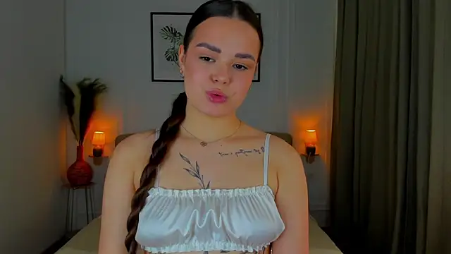 EvaRaider online show from 5, 4, 2026