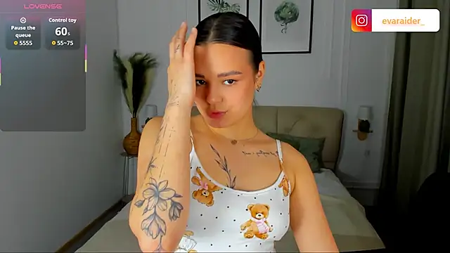 EvaRaider online show from 22, 4, 2026