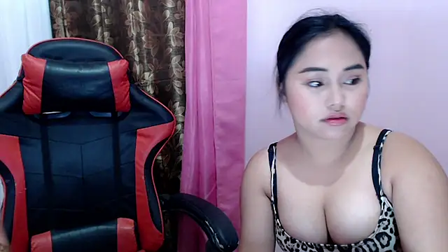 Snapshot of slut_emerald22 chatting on 6, 4, 2026 slut emerald22 online show from 6, 4, 2026