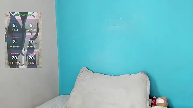 Snapshot of Little_Swan chatting on 7, 7, 2026 Little Swan online show from 7, 7, 2026