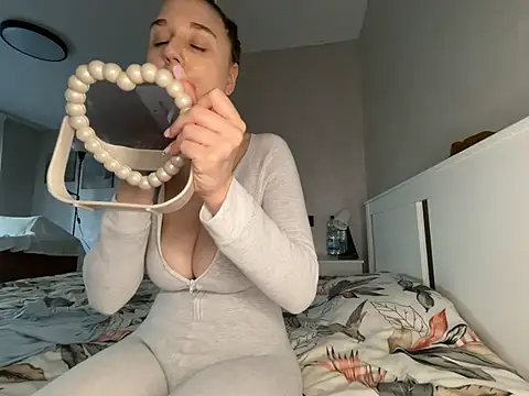 Snapshot of bimboiiii chatting on 11, 7, 2026 bimboiiii online show from 11, 7, 2026