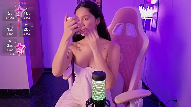 Snapshot of Oliviasims chatting on 25, 3, 2026 Oliviasims online show from 25, 3, 2026