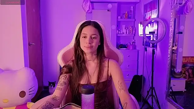 Snapshot of Oliviasims chatting on 2, 7, 2026 Oliviasims online show from 2, 7, 2026