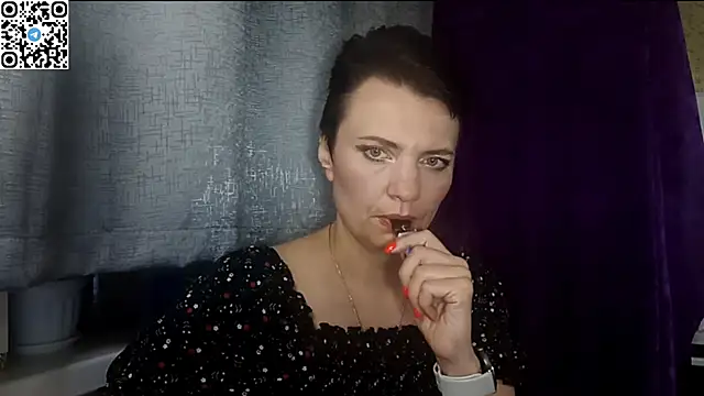 Snapshot of HotMamaQueen234 chatting on 16, 5, 2026 HotMamaQueen234 online show from 16, 5, 2026