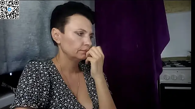 Snapshot of HotMamaQueen234 chatting on 25, 6, 2026 HotMamaQueen234 online show from 25, 6, 2026