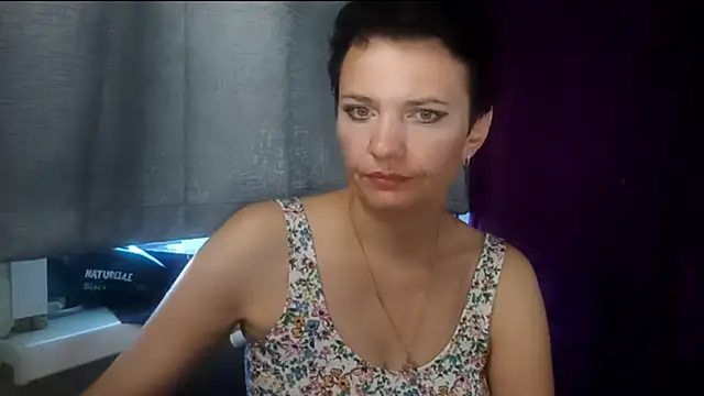 Snapshot of HotMamaQueen234 chatting on 3, 8, 2026 HotMamaQueen234 online show from 3, 8, 2026