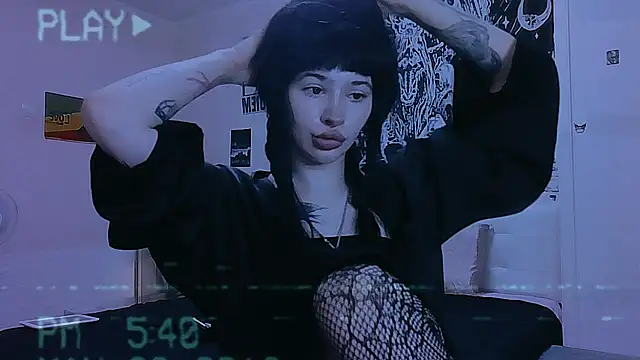 Snapshot of AllisonDeetz chatting on 4, 8, 2026 AllisonDeetz online show from 4, 8, 2026