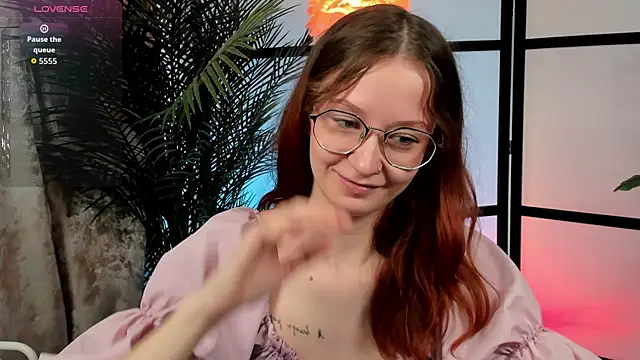 Snapshot of AmelieViolet chatting on 23, 6, 2026 AmelieViolet online show from 23, 6, 2026