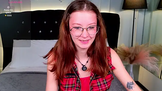 Snapshot of AmelieViolet chatting on 26, 6, 2026 AmelieViolet online show from 26, 6, 2026