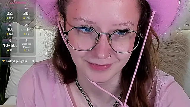 Snapshot of AmelieViolet chatting on 11, 7, 2026 AmelieViolet online show from 11, 7, 2026