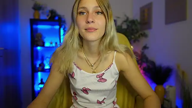 Luna Grace18 online show from 8, 4, 2026