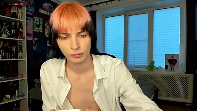 Snapshot of sweet_peach___ chatting on 17, 5, 2026 sweet peach online show from 17, 5, 2026