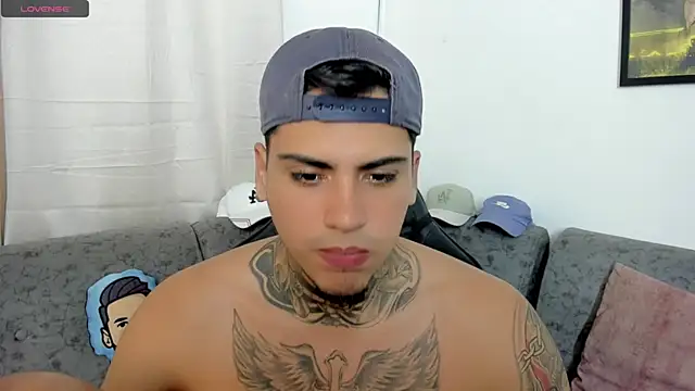 Snapshot of sweetlatinoboy chatting on 4, 8, 2026 sweetlatinoboy online show from 4, 8, 2026