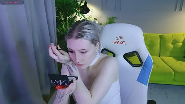 Snapshot of oh__lily chatting on 15, 7, 2026 oh lily online show from 15, 7, 2026